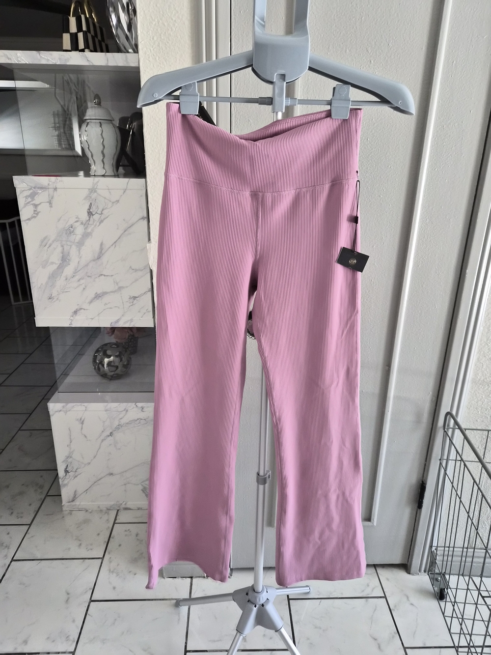 Tahari Pink Ribbed Flared Leggings
